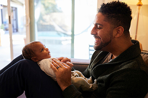 Feinfühliges Handeln stärkt die Bindung zu Ihrem Kind