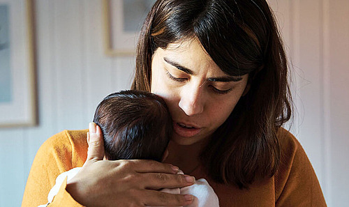 Wenn ein Baby anhaltend schreit, kann das sehr belastend sein.