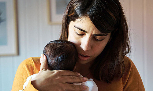 Wenn ein Baby anhaltend schreit, kann das sehr belastend sein.