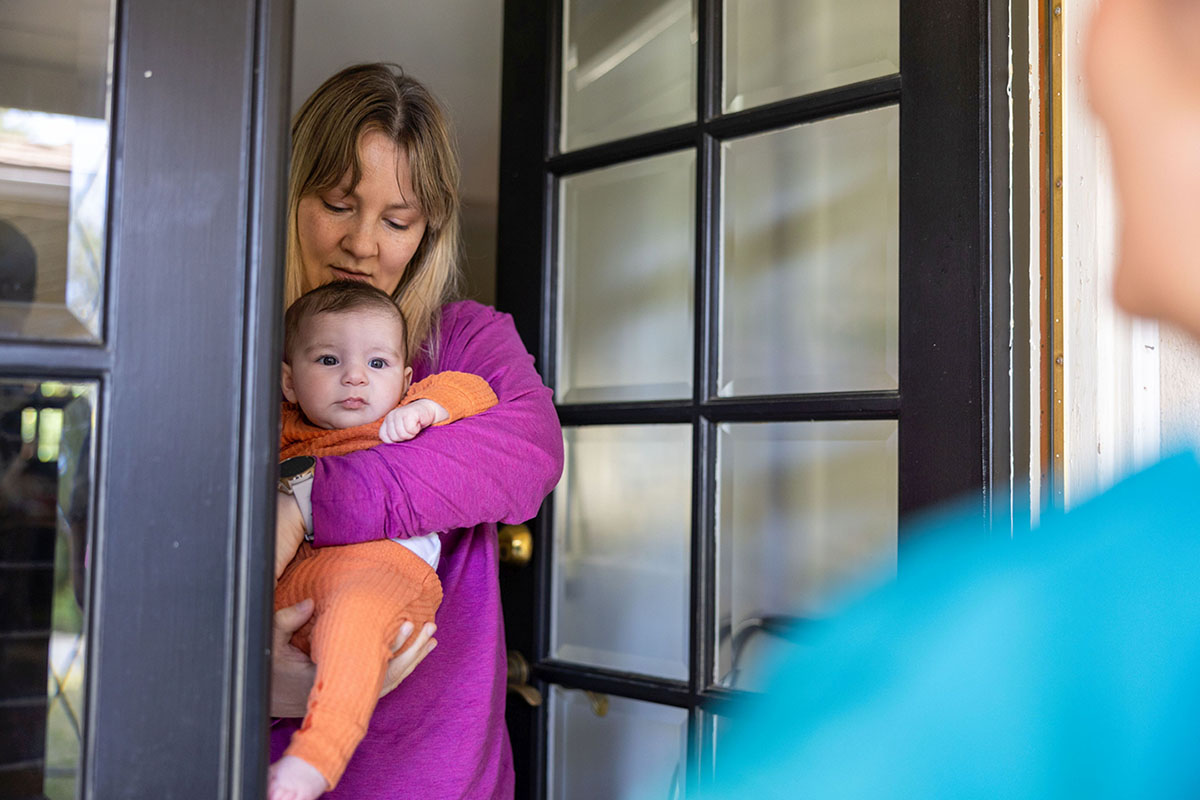 Willkommensbesuche sind ein Angebot für Familien mit Neugeborenen.