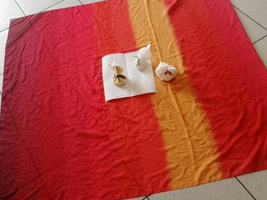 Spielfeld Säckchen auf Decke